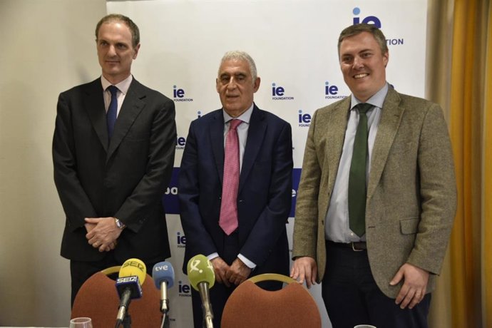 Estudiantes extremeños podrán optar a la beca Young Talented Leaders para cursar