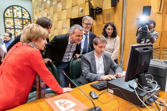 28A.- Zaragoza.- Pleno.- El Ayuntamiento Elige A Los 7.893 Personas Que Atenderá