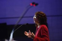 Montero tacha de "escándalo de grandes proporciones" la información conocida sobre 'policía política'