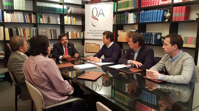 26M.- Company Promete Reducir El IRPF A Las Rentas Medias Y Bajas Y Eliminar El 