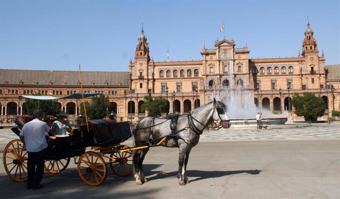 Sevilla.- Cs pide vigilancia las "24 horas" del día en la Plaza de España para e