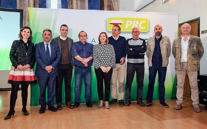 Foto Familia Presentación Candidatos Regionalistas Ayuntamientos Liébana