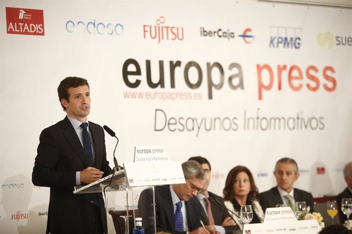 El presidente del PP, Pablo Casado, protagoniza un Desayuno Informativo de Europ