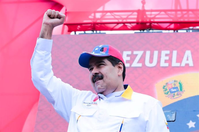 Maduro afirma que la oposición venezolana usa métodos terroristas para alcanzar 