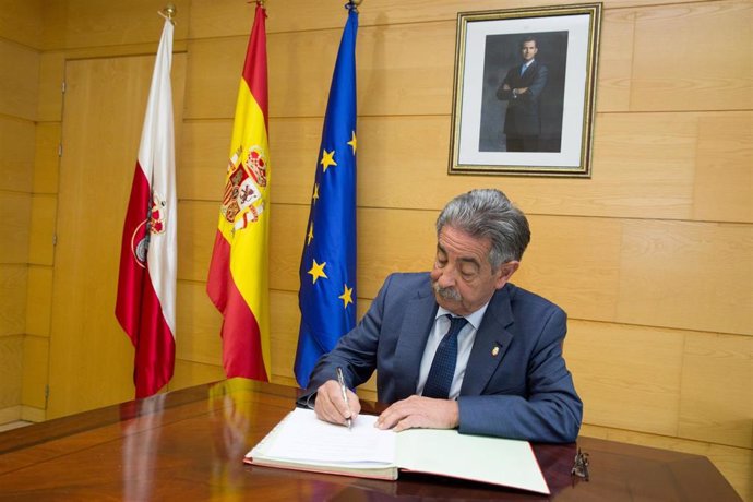 9:30.- Gobierno De Cantabria.  El Presidente De Cantabria, Miguel Ángel Revilla,