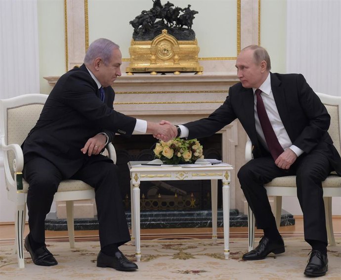 Putin meets with Netanyahu in Moscow