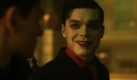 J, el brutal Joker de Gotham, en todo su esplendor en el tráiler del último episodio