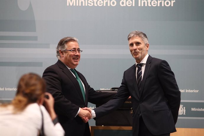 El ministro del Interior, Fernando Grande-Marlaska, recibe la cartera