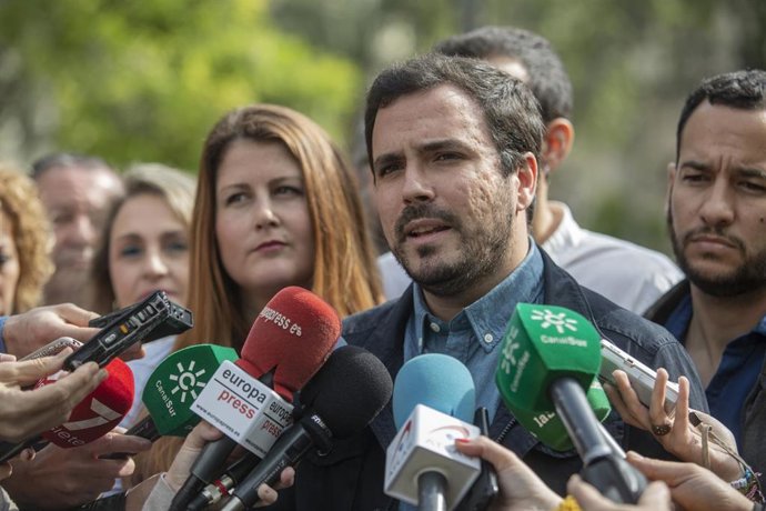El coordinador federal de Izquierda Unida, Alberto Garzón, mantiene un encuentro