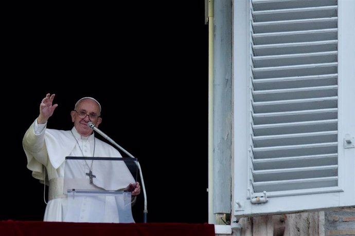 El papa Francisco asegura que las barreras físicas no resolverán el problema mig