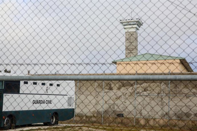 Un interno de Soto del Real (Madrid) ataca a un funcionario con un punzón casero