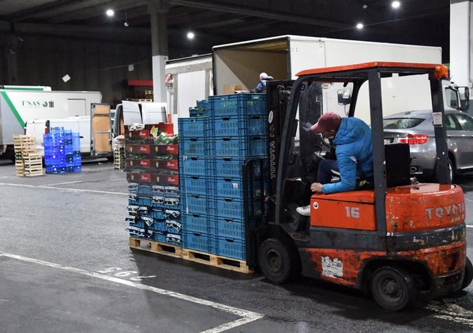 El paro en Euskadi baja en 1.911 personas en marzo, un -1,59%, y los desempleado