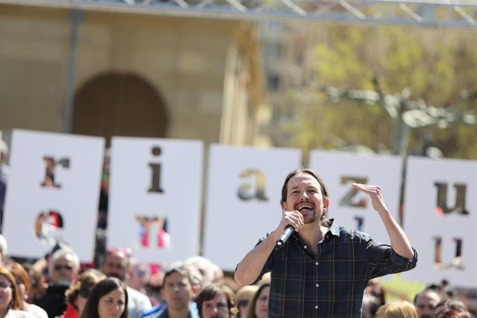 El secretario general de Podemos, Pablo Iglesias, participa en un encuentro con 