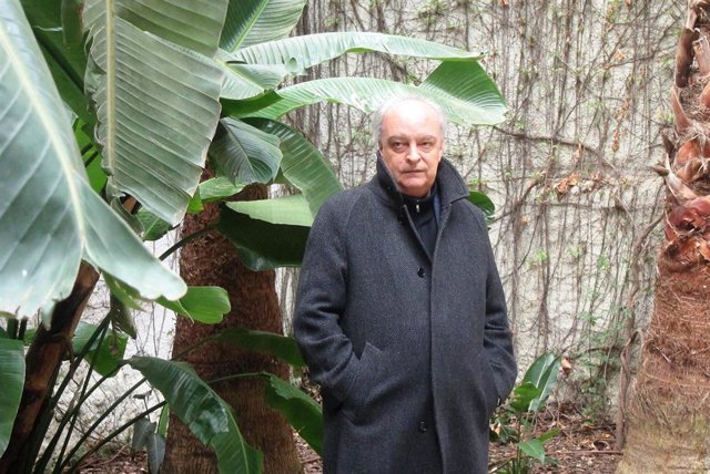 Vila-Matas vierte su libro más metaliterario con el proceso como telón de fondo