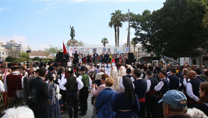 Los 14 grupos musicales y de danza de todo el mundo inauguran el Mallorca World 