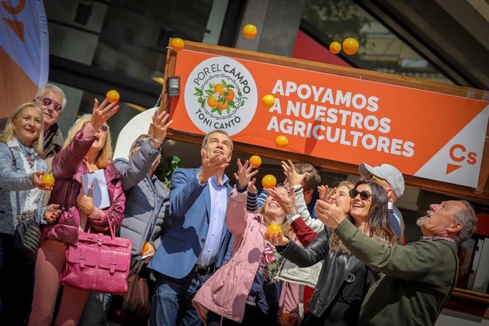 28A.- Cs Compra 8 Toneladas De Naranja Valenciana Para Repartir Zumo Durante La 