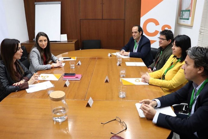 Cs pide en el Parlamento regular la custodia compartida "con el un único objetiv