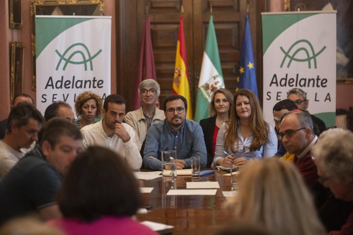 El coordinador federal de Izquierda Unida, Alberto Garzón, mantiene un encuentro