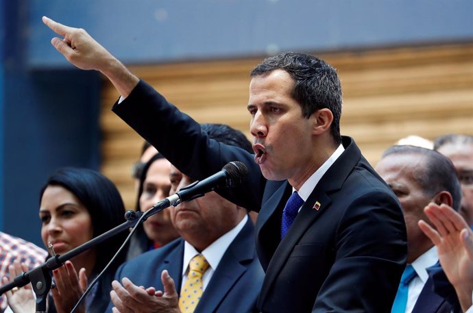 Guaidó anuncia que Venezuela recibirá "en las próximas horas" un importante "apo