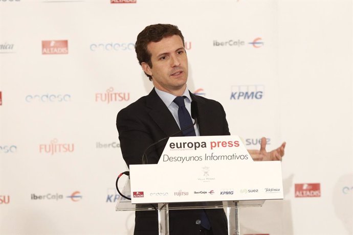 Casado califica de "improvisación" el subsidio para mayores de 52 y avisa: "no l