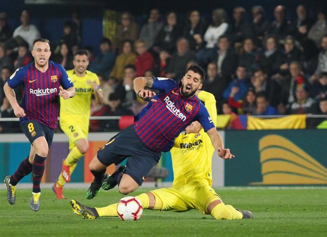 Soccer: La Liga - Villarreal v FC Barcelona