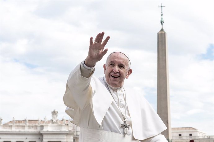 Pope leads weekly general audience