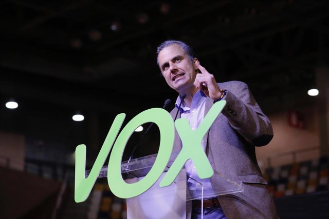 AV.- Ortega Smith (Vox) dice que la "derechita cobarde" ha permitido que llegue 