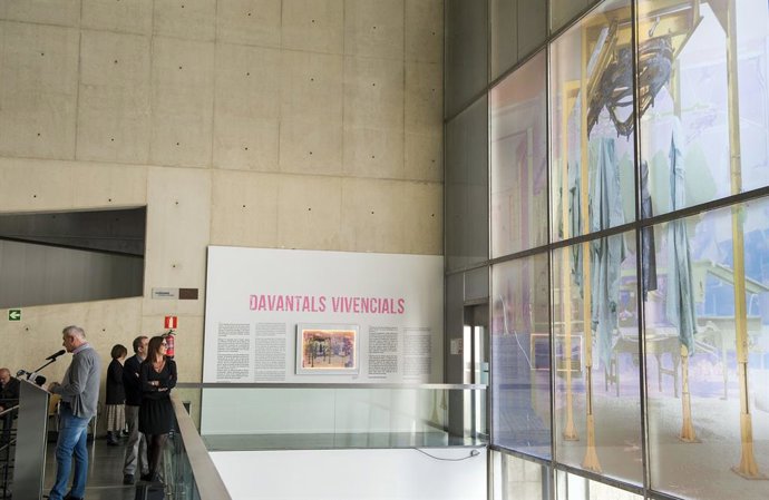 MARÍA JOSÉ PLANELLS REFLEXIONA SOBRE LA MUJER TRABAJADORA EN EL VITRAL DEL MUVIM