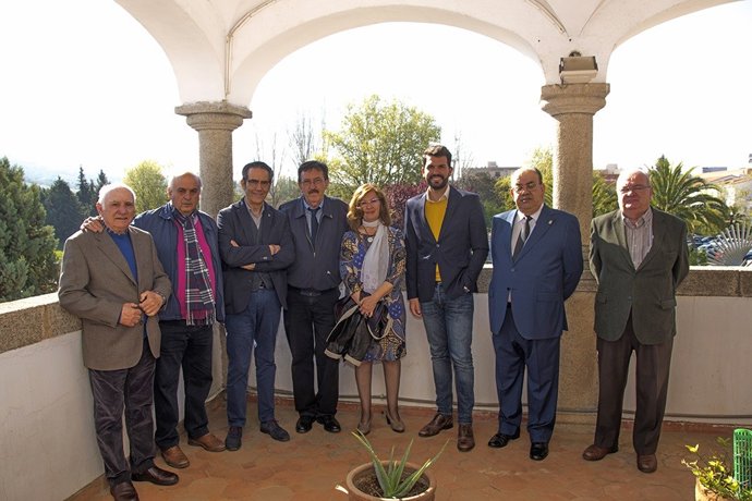 [Grupoextremadura] Nota Últimos Números De La Revista Alcántara