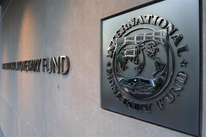 El FMI recomienda a El Salvador afianzar las políticas fiscales para reducir la deuda pública y frenar la corrupción
