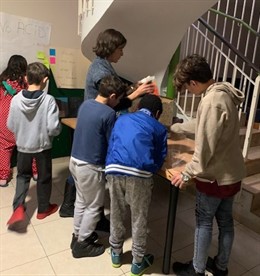 Un proyecto busca generar vocación científica en centros de menores tutelados