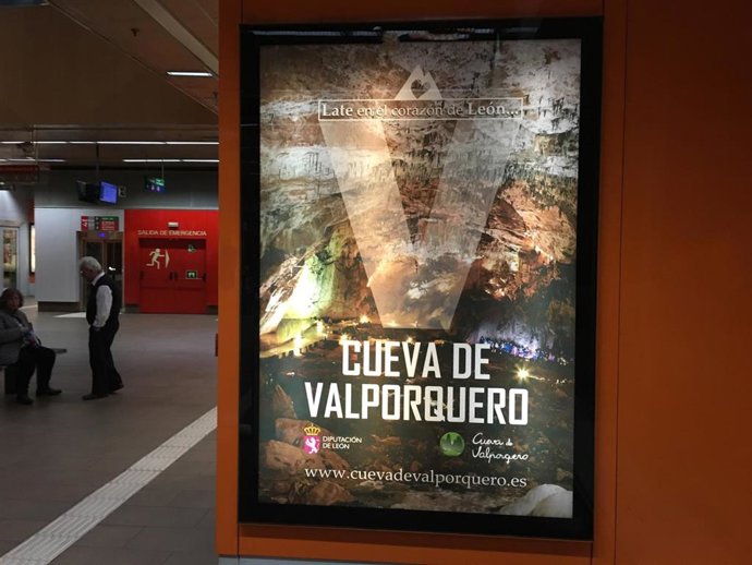 La Cueva de Valporquero de León se promociona en los intercambiadores de transpo