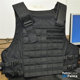Cort adquireix 240 armilles antibala per a la Policia Local
