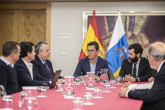 Canarias apuesta por las Naves de Vuelo Rasante, que unirían las dos capitales d