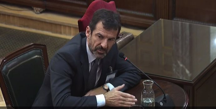 Puigdemont va avisar que si l'1-O hi havia violncia, declararia la independnci