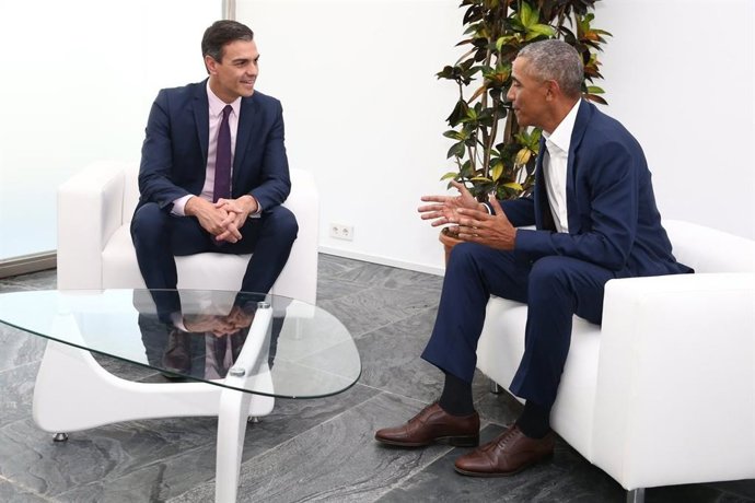Sánchez y Obama coinciden en que con las migraciones "el camino pasa por tender 
