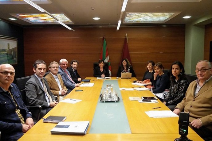 Álava Constituye Una Comisión Interinstitucional Mejorar La Atención Integral A 