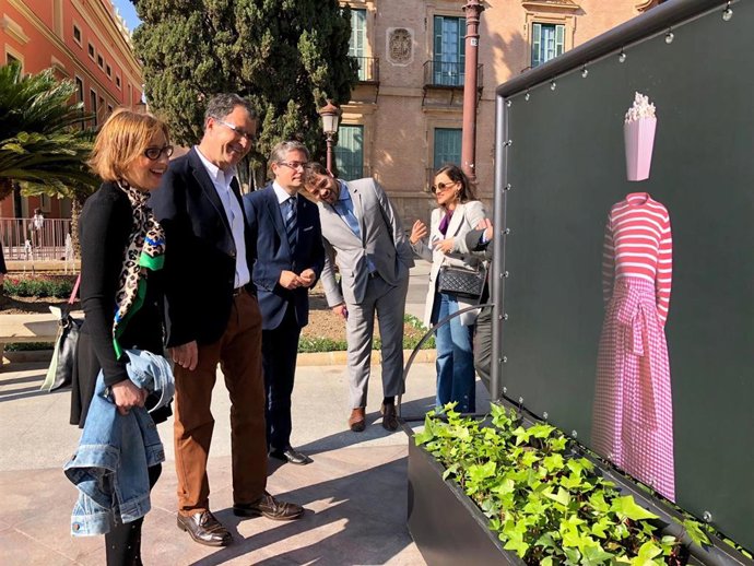 La Glorieta acoge la exposición 'Ceci N*est Pas' del fotógrafo Miguel Vallinas