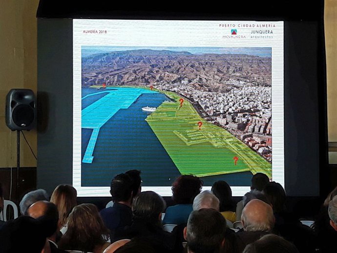 Almería.-El alcalde apela a la "unidad" para "sacar adelante" el Puerto-Ciudad c