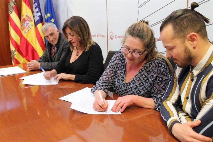 El Govern firma en Ibiza los contratos de patrocinio con equipos deportivos de l