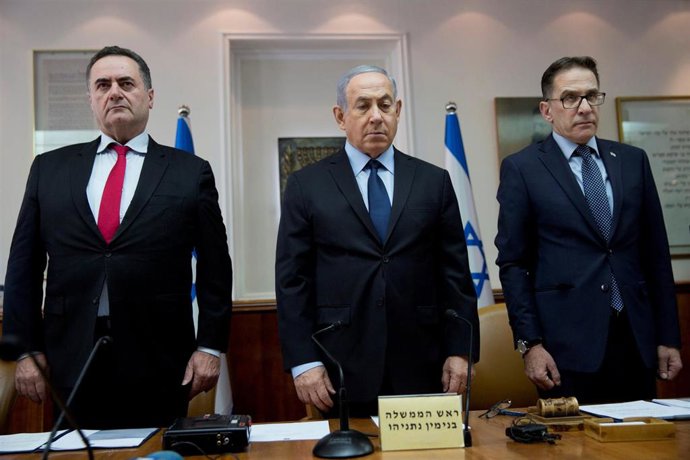 Benjamin Netanyahu y sus ministros guardan un minuto de silencio