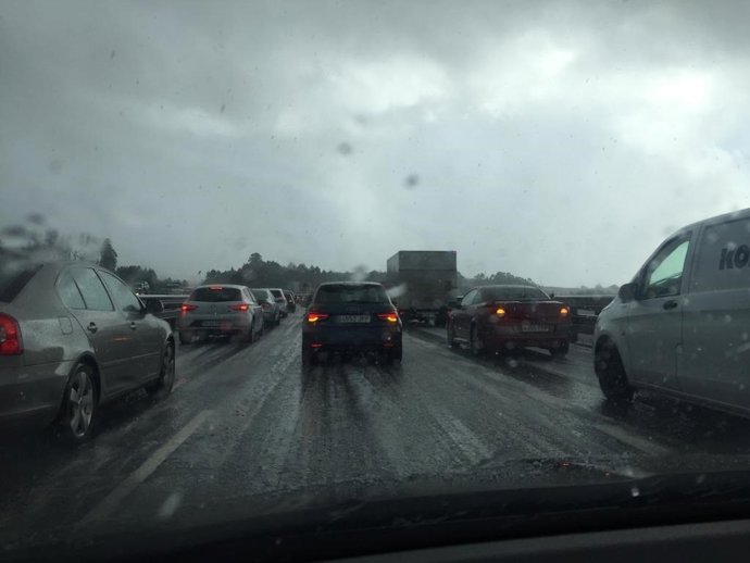 Tráfico.- El granizo, causa de numerosos accidentes en diferentes carreteras de 