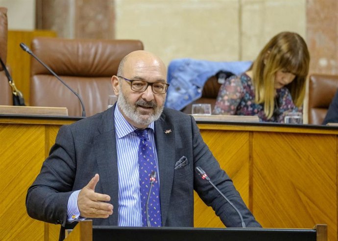 Vox urge a la Junta "pasar de los dichos a los hechos" en regeneración y Marín a