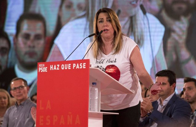 28A.- Díaz Pide Una España Donde "Las Banderas No Sean Armas" Sino Que "Envuelva