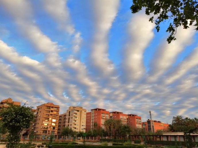 Cielos poco nubosos y máximas en descenso este jueves en la Comunitat Valenciana