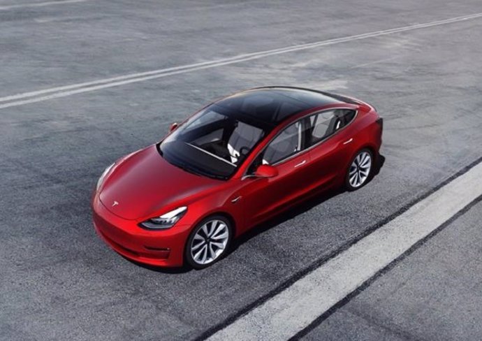 Economía/Motor.- Tesla duplica sus ventas trimestrales, pero anticipa un impacto