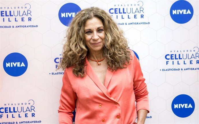 Lolita, una mujer que sabe cuidarse y disfruta con ilusión el paso del tiempo