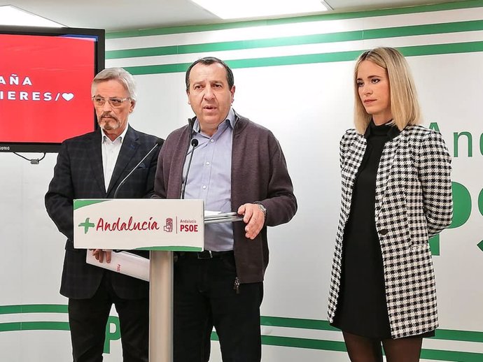 Málaga.- El PSOE acusa a la Junta de usar de manera "indecente y miserable" a la
