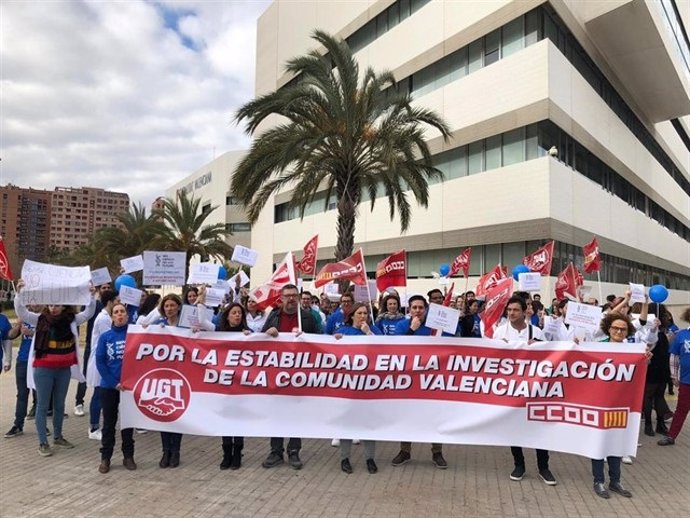 UGT y CCOO convocan una concentración ante el Palau de la Generalitat para exigi