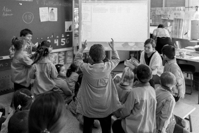 Colegio, aula, primaria, infantil, clase, niño, niña, niños, profesor, profesora